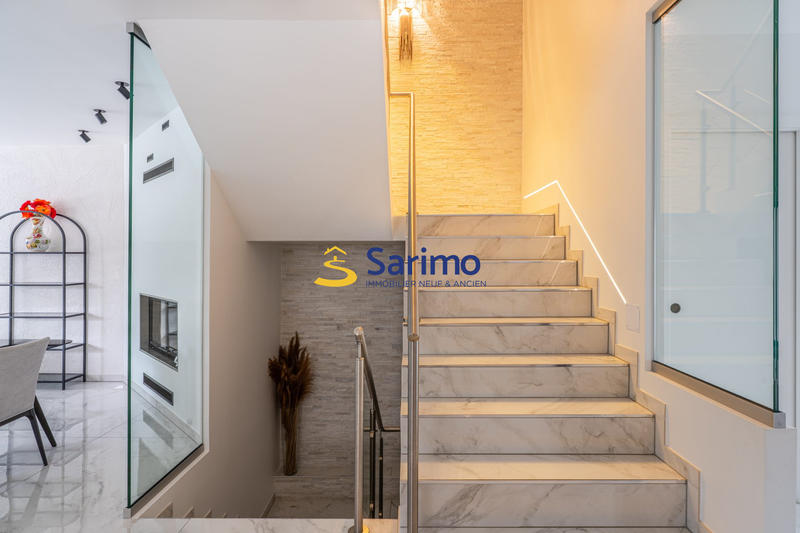 Maison contemporaine - 250 m² - 7 pièces