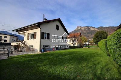 Maison - 169 m² - 9 pièces