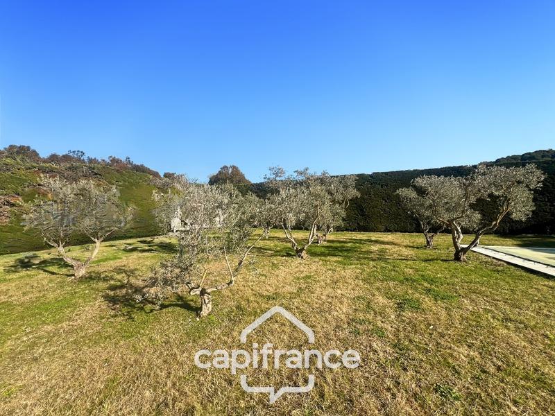 Maison - 203 m² - 6 pièces