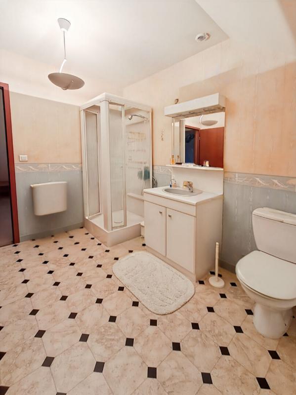 Maison - 180 m² - 8 pièces