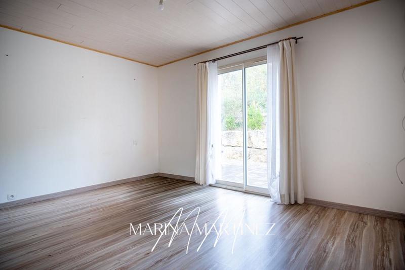 Maison - 242 m² - 5 pièces