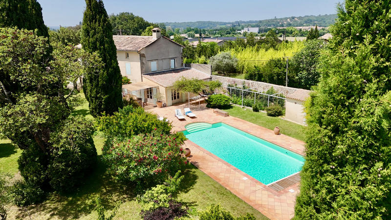 Mas - 250 m² - 8 pièces