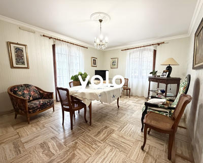 Maison traditionnelle - 144 m² - 6 pièces