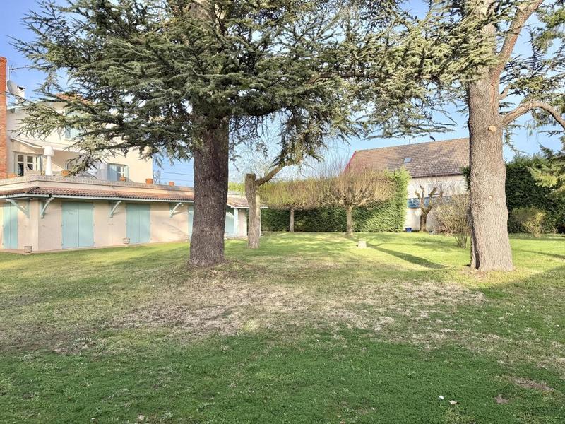 Maison - 320 m² - 9 pièces