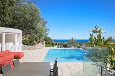 Villa - 302 m² - 6 pièces