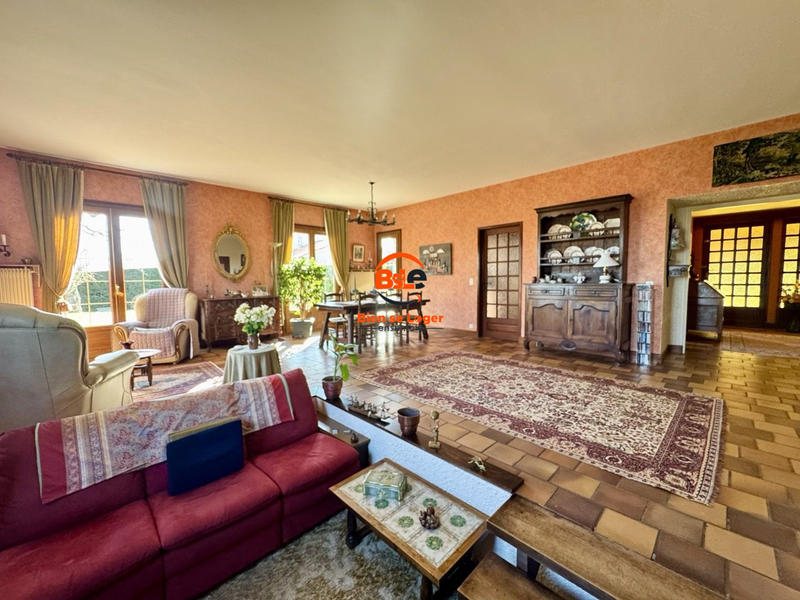 Maison - 180 m² - 7 pièces