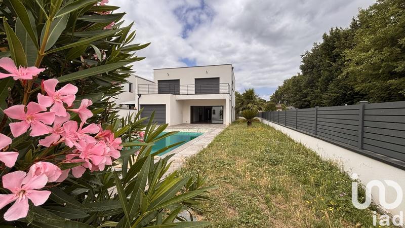 Maison - 197 m² - 6 pièces