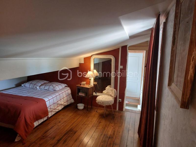 Propriété - 242 m² - 7 pièces