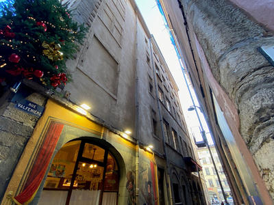 Immeuble - 85 m² - 5 pièces