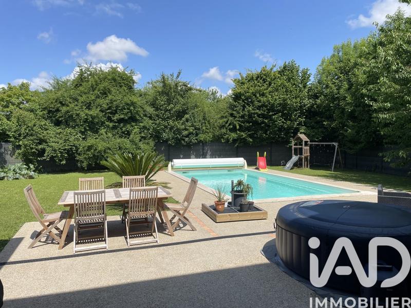 Maison - 186 m² - 9 pièces