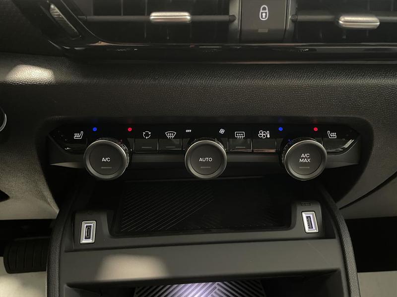 Citroën C4 III (2) 1.2 Hybrid 145 Dcs6 Max