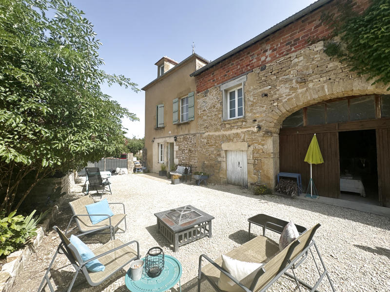 Maison de village - 144 m² - 7 pièces
