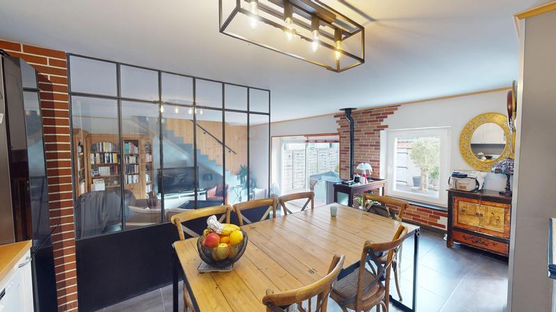 Maison - 240 m² - 10 pièces