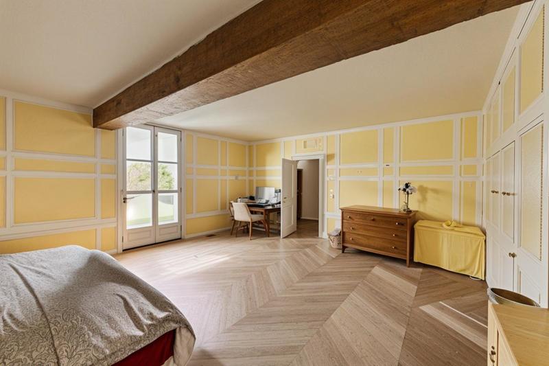 Maison - 484 m² - 12 pièces