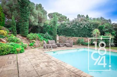 Villa - 200 m² - 7 pièces