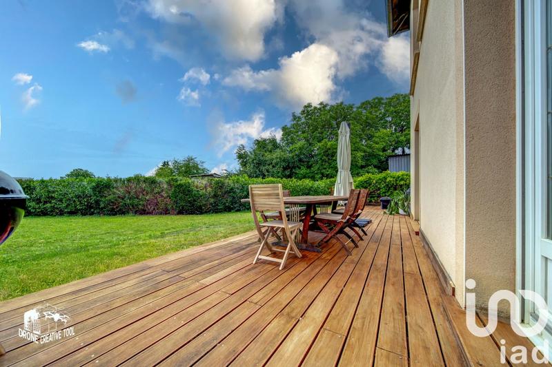 Maison - 219 m² - 9 pièces