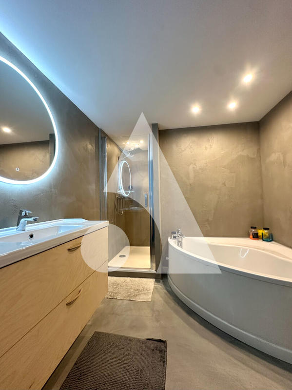 Maison - 104 m² - 4 pièces