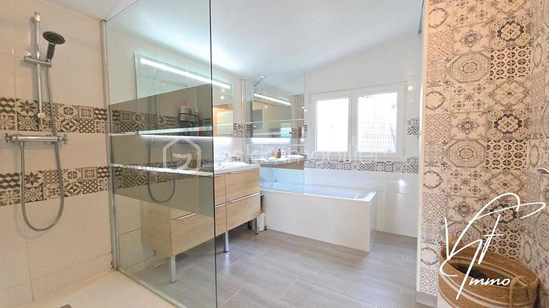 Maison - 102 m² - 5 pièces