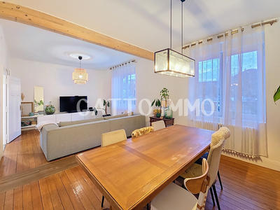 Maison - 140 m² - 5 pièces