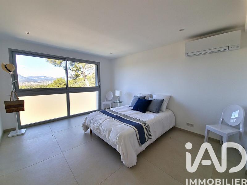 Maison - 290 m² - 7 pièces