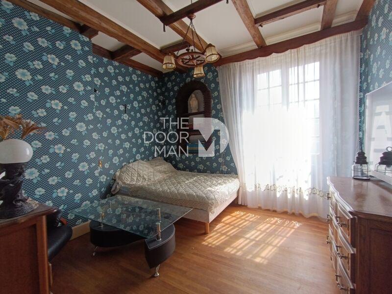 Maison - 612 m² - 11 pièces