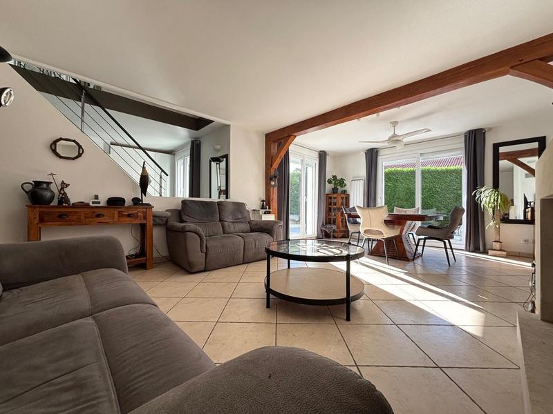 Maison - 102 m² - 6 pièces