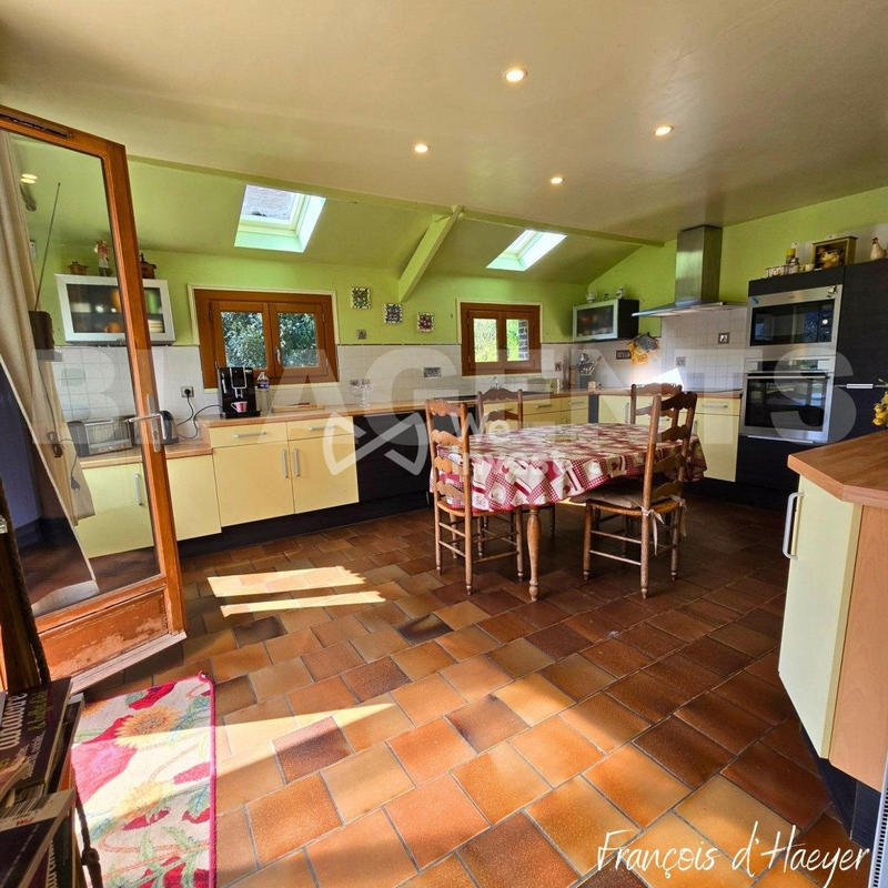 Maison - 205 m² - 8 pièces