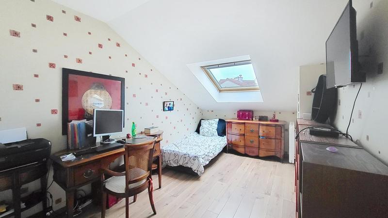 Maison - 96 m² - 5 pièces