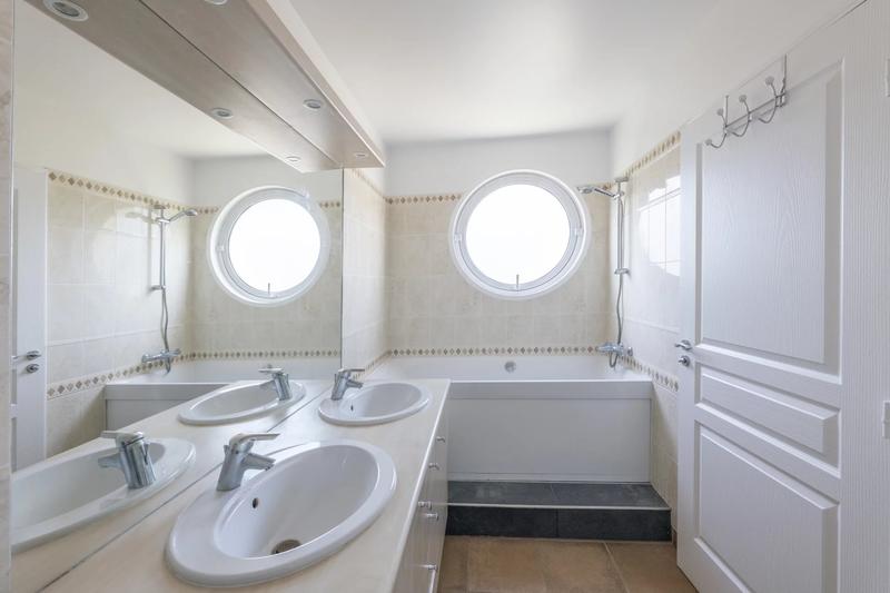 Appartement - 95 m² - 4 pièces