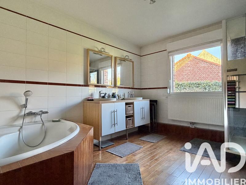 Maison - 184 m² - 8 pièces