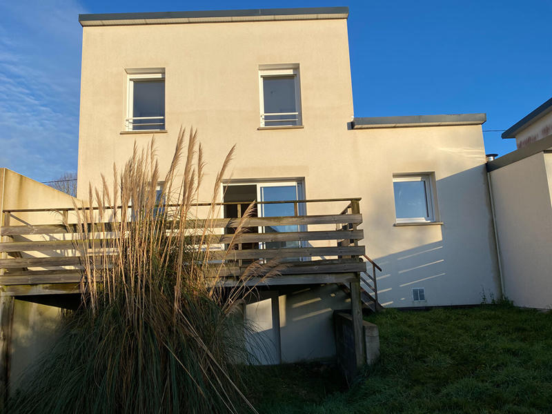 Maison - 90 m² - 5 pièces