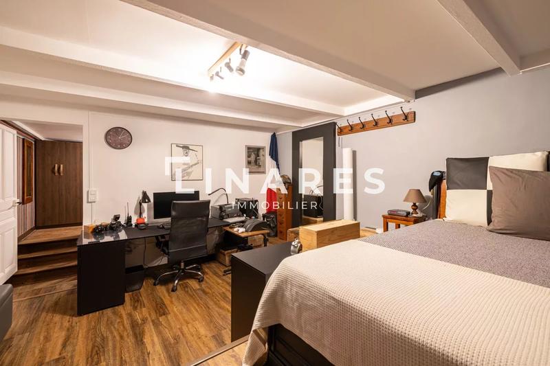 Appartement - 211 m² - 5 pièces