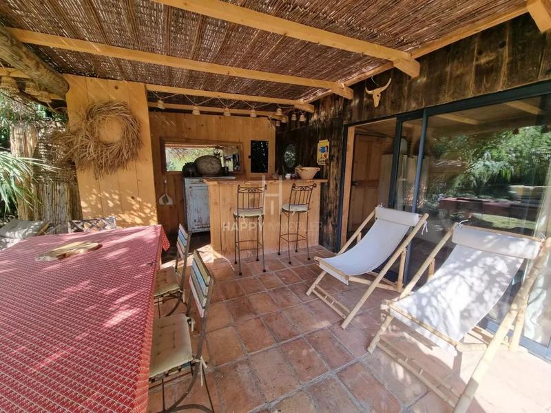 Propriété - 275 m² - 9 pièces