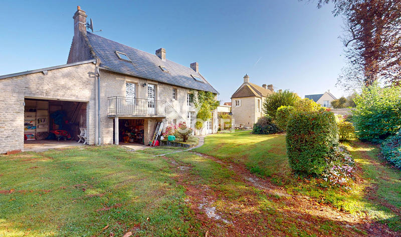 Maison - 251 m² - 12 pièces