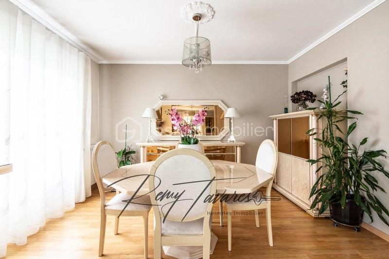 Pavillon - 175 m² - 9 pièces