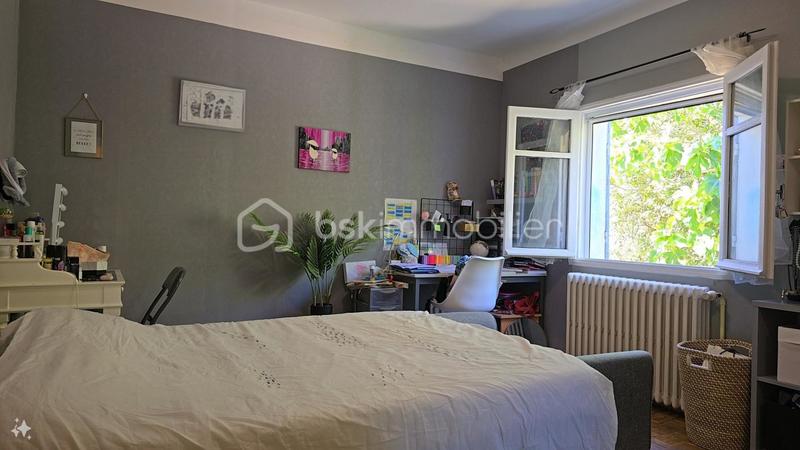 Propriété - 148 m² - 6 pièces