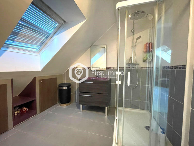 Maison - 230 m² - 7 pièces