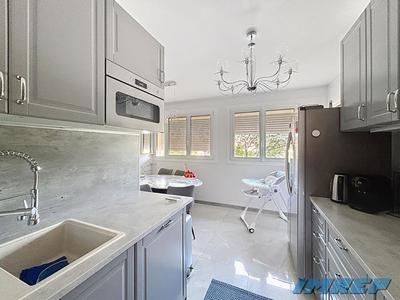 Appartement - 75 m² - 3 pièces