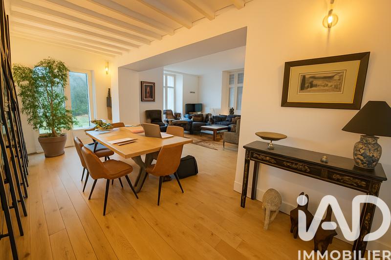 Maison - 241 m² - 6 pièces