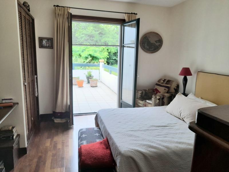 Maison - 250 m² - 9 pièces