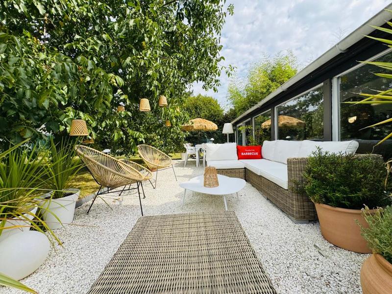 Maison - 280 m² - 7 pièces