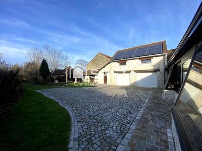 Maison - 275 m² - 7 pièces