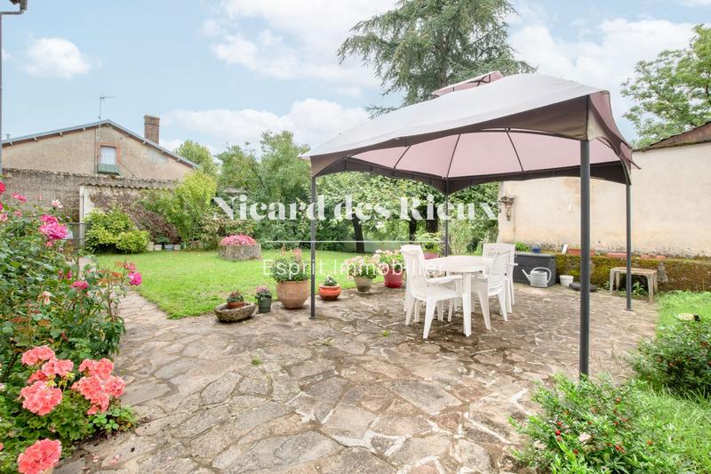 Maison - 264 m² - 10 pièces