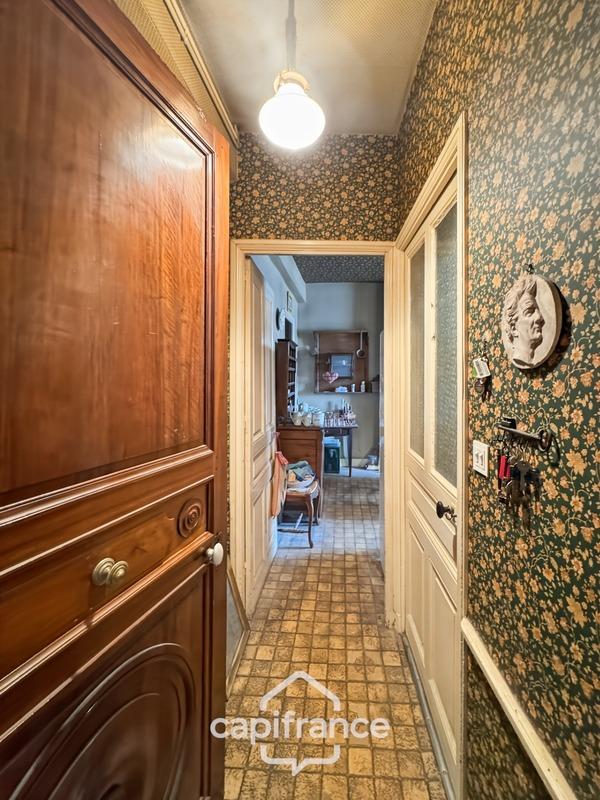 Maison - 332 m² - 15 pièces