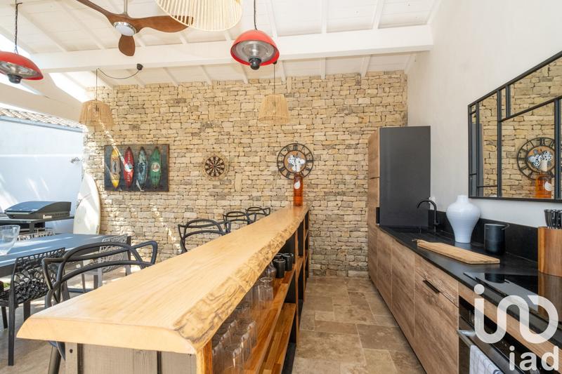 Maison - 244 m² - 8 pièces