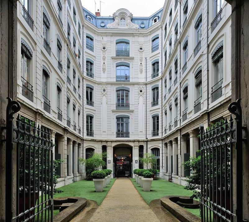 Bureau - 150 m² - 6 pièces