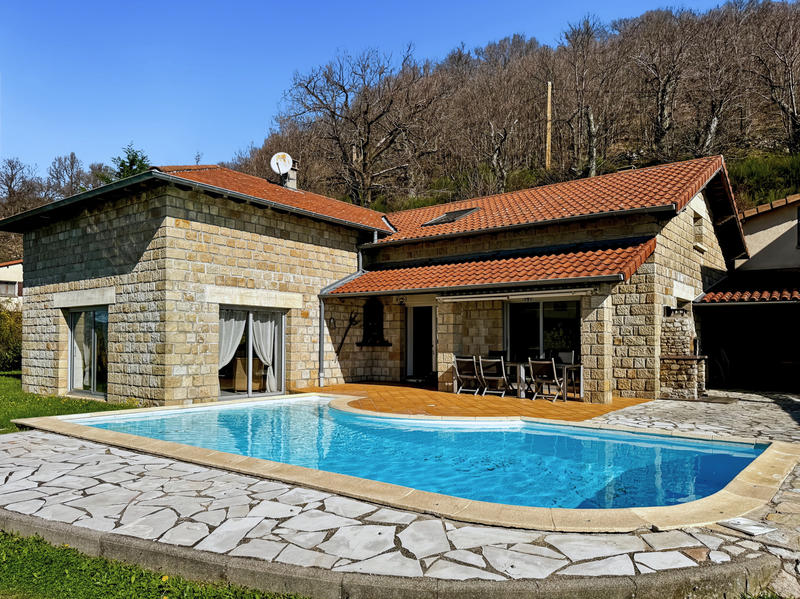 Propriété - 357 m² - 13 pièces