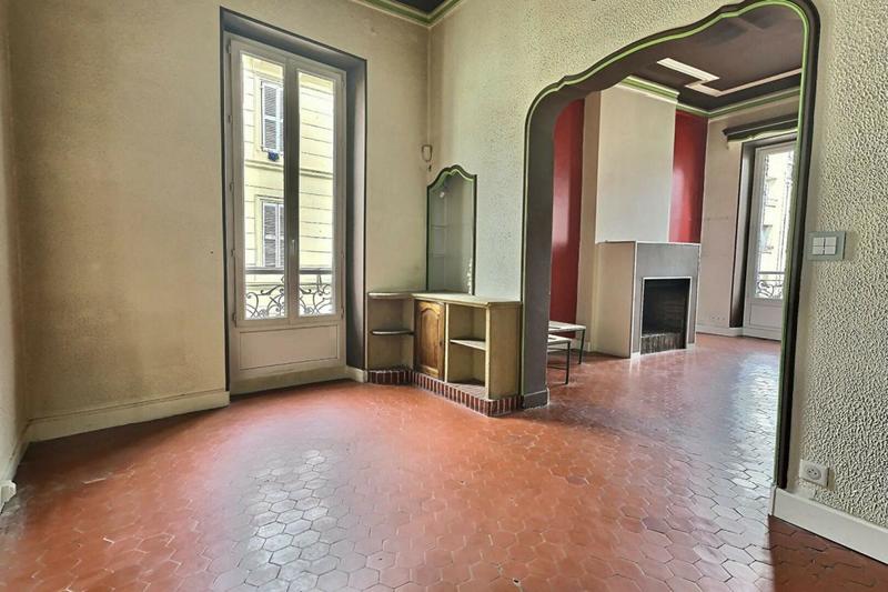 Appartement - 157 m² - 6 pièces