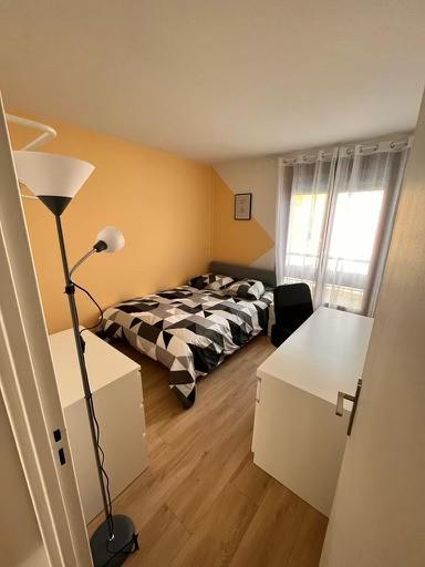 Chambre - 10 m² - 1 pièce