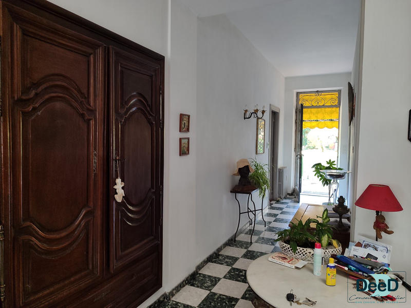 Maison - 366 m² - 9 pièces